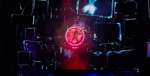 蝶歸梅奔,星耀申城 Katy Perry燃情開唱,揭幕梅賽德斯-奔馳文化中心15周年慶典